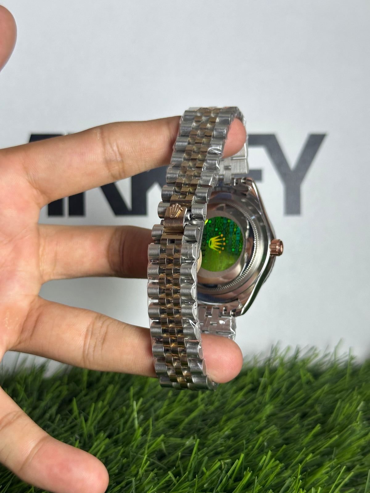 Premium Copper Green Dial Watch — Fluted Bezel & Jubilee Style Bracelet