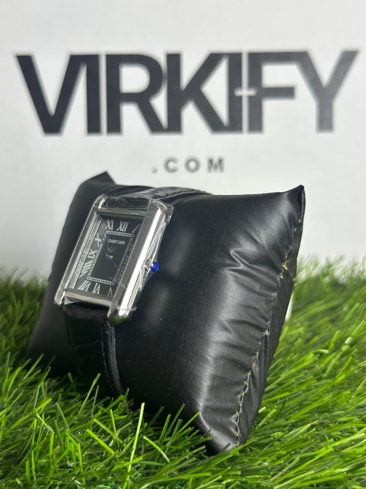 Old Money Classic Rectangular Vintage Watch — Roman Numeral Dial