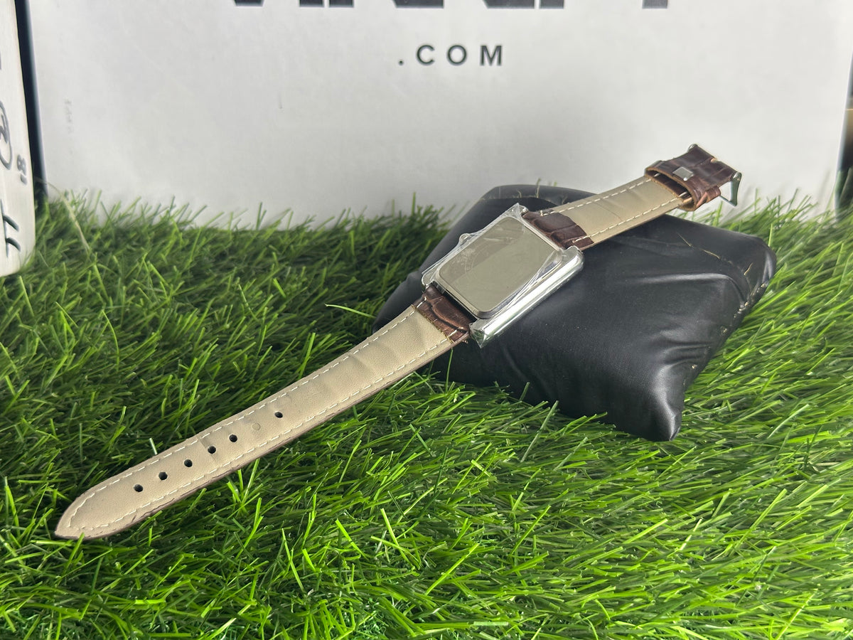 Old Money Classic Rectangular Vintage Watch — Roman Numeral Dial