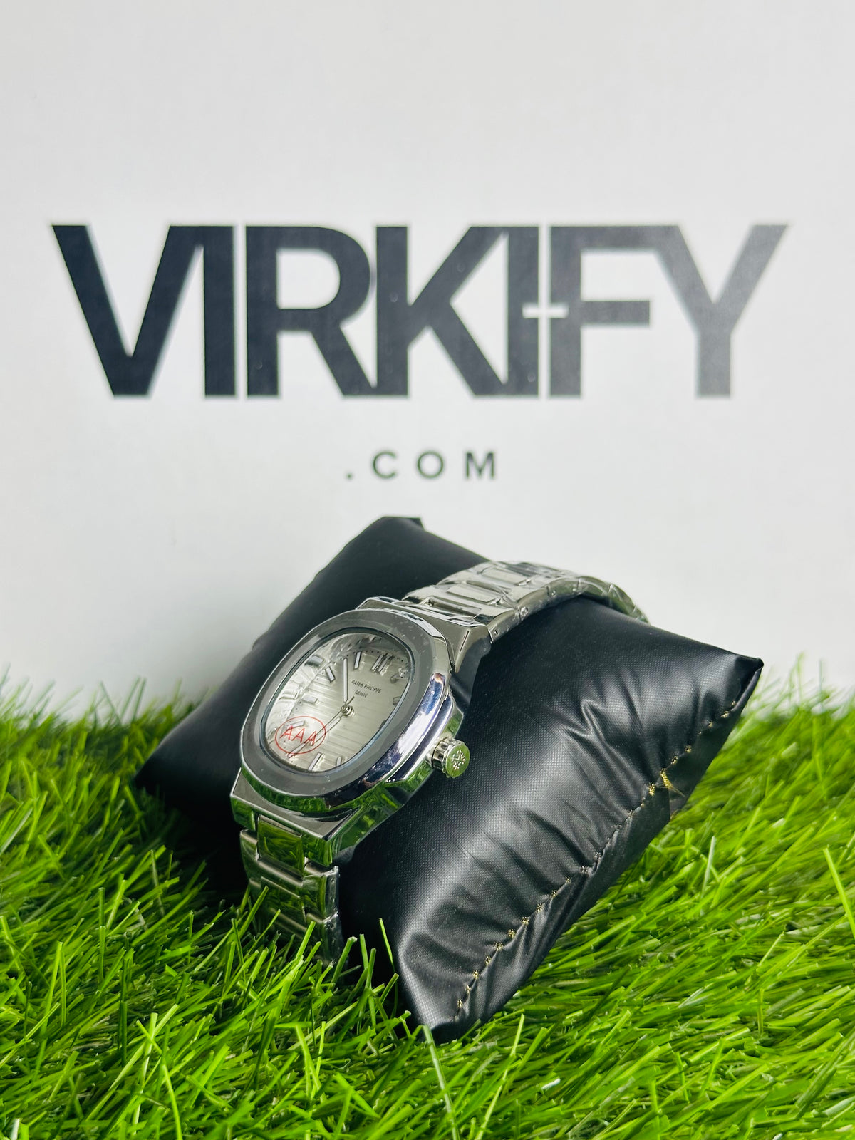 PP Ultimate Luxury Steel Watch — Silver Dial & Date Display