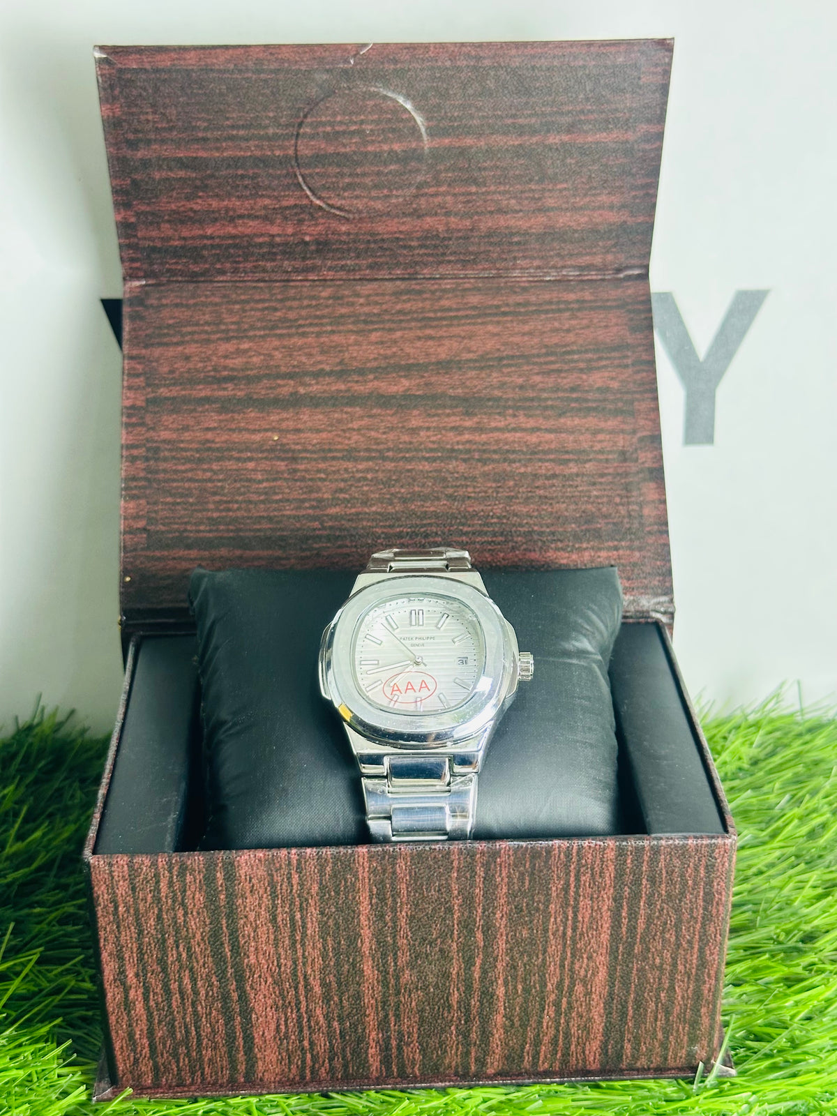 PP Ultimate Luxury Steel Watch — Silver Dial & Date Display